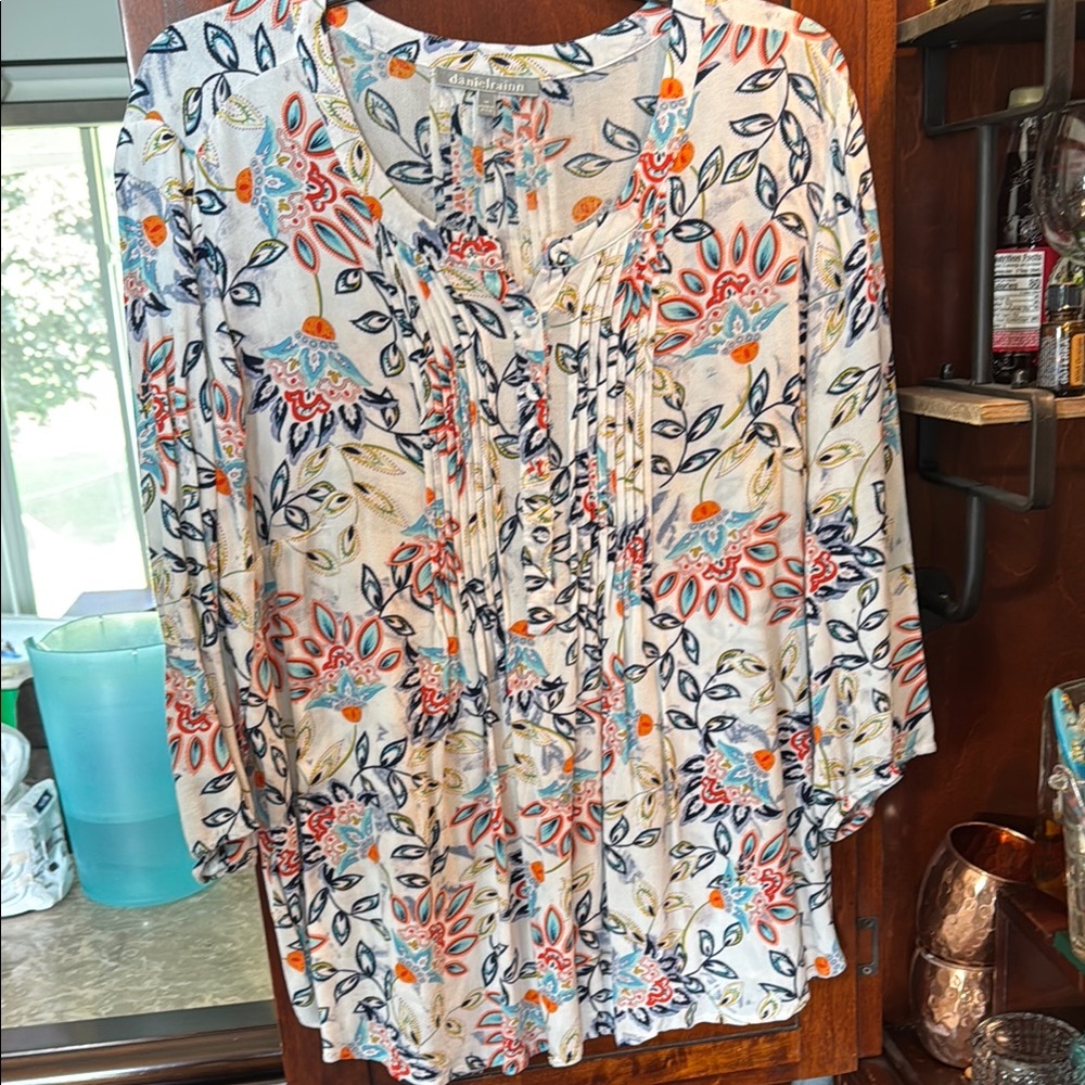 Daniel Rainn White Pleated Blouse with Mandarin Collar